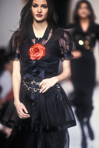 63984929_Chanel1992WomenRTW138.thumb.jpg.6f81e97b88b4d71af1709bdfcccfb3a1.jpg