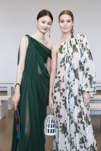 de-la-renta-bks-m-rs19-0611 (1).jpg