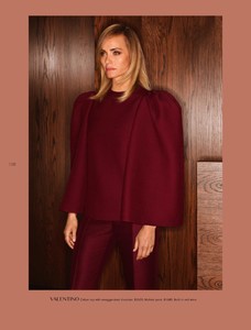 Amber-Valletta-Holt-Renfrew-Fall-2018-Catalog02.thumb.jpg.15cce5497303d98fe6036d16b540beef.jpg