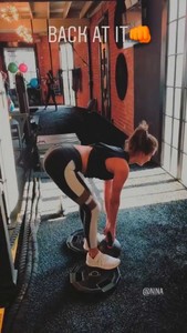 Nina-Dobrev-Working-out_-Instagram--10-662x1175.jpg