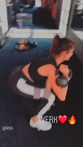 Nina-Dobrev-Working-out_-Instagram--13-662x1175.jpg