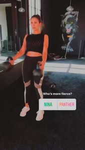 Nina-Dobrev-Working-out_-Instagram--19-662x1175.jpg