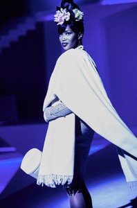 THIERRY-MUGLER-FALL-1995-RTW-DETAIL-31-NAOMI-CAMPBELL.thumb.jpg.d0008e05cb0a86114b3a19540cb6fd62.jpg