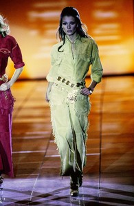 VERSACE-FALL-1992-RTW-36.thumb.jpg.7d97113125599fa08c37c475afd7cf26.jpg