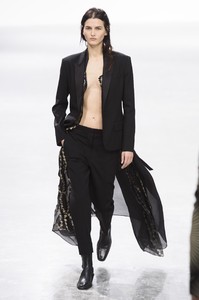 defile-haider-ackermann-printemps-ete-2019-paris-look-38.thumb.jpg.436cf1c9fa47ad569beb164cacaae1ab.jpg