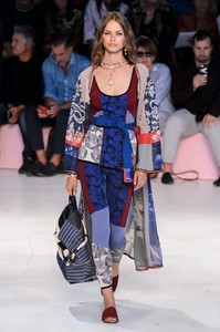 etro-rs19-1372.thumb.jpg.cb649cabb9c476ab8351e901f61a7794.jpg