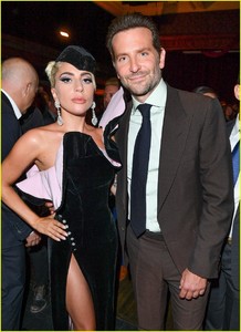 lady-gaga-star-born-post-screening-tiff-2018-01.thumb.jpg.c9a25dae19d0fd3a7fdbdcd2b3546532.jpg