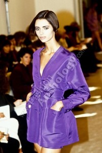 stewart-1991ss-prada_ws91_031_FashionAnthology.thumb.jpg.2e1bef9ff508292a880018bf4890b07c.jpg