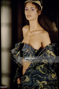 stewart-1993ss-viviennewestwood583090500.thumb.jpg.c814a881b855b5113d89b661a3bd7842.jpg