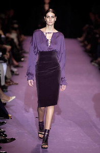 1523881185_YvesSaintLaurentFW2001PFW2.thumb.jpg.6b1af4cb459c9d4c81b8fb610c9b69d1.jpg