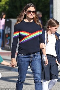5342784-6309573-Fall_fashion_The_46_year_old_actress_rocked_a_rainbow_print_swea-a-6_1540342703669.thumb.jpg.b66f5af7fe3f559486d56de0cbccdc4e.jpg