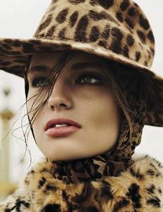 2018-10-19 Vanity Fair Italia-page-012.jpg