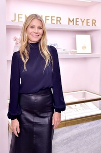 gwyneth-paltrow-jennifer-meyer-celebrates-first-store-opening-in-palisades-village-10-17-2018-9.jpg