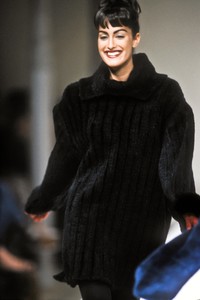 1088828164_AzzedineAlaia1991WomenRTW55.thumb.jpg.e7d2fd6baffd4290a061bb2a02701f9f.jpg