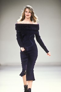 1842515703_AzzedineAlaia1991WomenRTW81.thumb.jpg.49789398967c6eceb65a7d9e626a019e.jpg