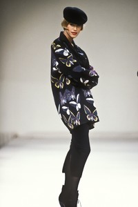 1958744214_AzzedineAlaia1991WomenRTW91.thumb.jpg.4d95bdca331e9949d61b03acbdeff7c5.jpg
