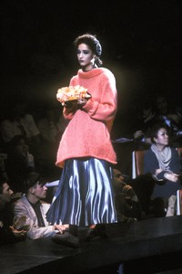 1972639423_JeanPaulGaultier1985WomenRTW11.thumb.jpg.c70b0537e44f58ced82cbd8d9cf3d4c9.jpg