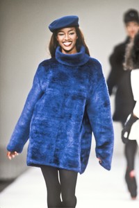 1974884567_AzzedineAlaia1991WomenRTW54.thumb.jpg.7ca3fb94d5ddcdd86cae005e6b27d11e.jpg