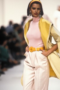463021920_YvesSaintLaurent1992WomenRTW140.thumb.jpg.76f7b23ff7e88c961c65df1983044dbb.jpg