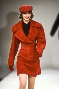 558438765_AzzedineAlaia1991WomenRTW24.thumb.jpg.a4128f71053a171bcf52aa3d1f33deb2.jpg