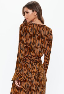 tall-brown-tie-front-flare-sleeve-tiger-print-crop-top (2).jpg