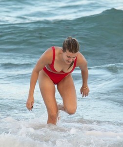 Eugenie-Bouchard-in-Red-Bikini-2018--14-662x785.jpg