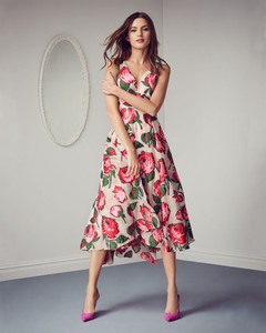Lela-Rose-V-Neck-Sleeveless-Rose-Fil-Coupe-Dress.thumb.jpg.e8b5850d06c5b205a6ff3130066a6243.jpg