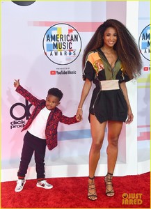 ciara-future-jr-american-music-awards-2018-01.jpg