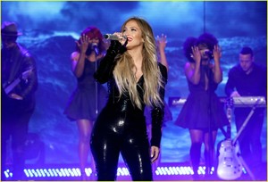 jennifer-lopez-ellen-november-2018l-17.JPG