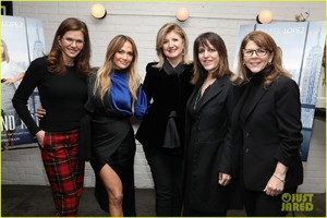 jennifer-lopez-surprises-fans-at-special-second-act-new-york-screening-01.JPG