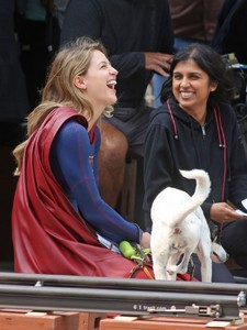 melissa-benoist-supergirl-set-in-vancouver-08-14-2018-2.jpg