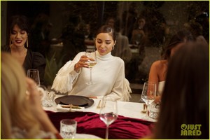 olivia-culpo-hosts-bcbg-freindsgiving-03.JPG