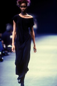 1119580517_CommedesGarcons1992WomenRTW34.thumb.jpg.50636e021afb830a7ee19260da4e7502.jpg