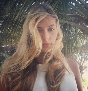 camillecerf - 7Atienj2ww.jpg