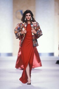 1414495071_Valentino1989WomenRTW221.thumb.jpg.f945cd38fffab1a059007255e03caa2c.jpg