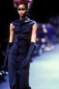 1958693211_CommedesGarcons1992WomenRTW62.thumb.jpg.a8ed246a3bec8762678dcb60b9c27e15.jpg