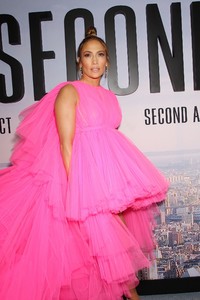          jlo121218BZNimage103.jpg
