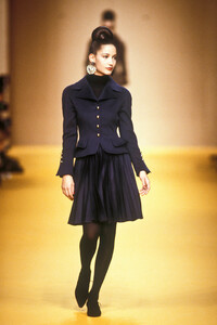 412899822_ChristianLacroix1988WomenRTW92.thumb.jpg.84cd5b88c55b9ae48bd069084c7e1908.jpg