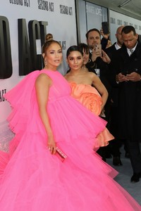          jlo121218BZNimage115.jpg