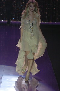952568638_JennyPackham2005WomenRTW30.thumb.jpg.1d3a2d0653fca104b93ec06b8f3349ff.jpg
