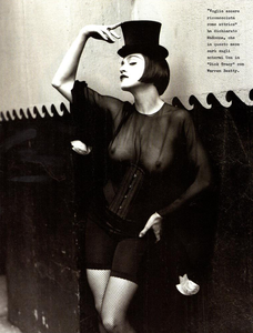 MC_Ritts_Vogue_Italia_June_1990_11.thumb.png.5882a0bfe62f8afa3a78e1c75a41c40d.png