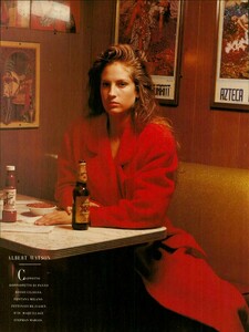 Rosso_Vogue_Italia_November_1988_05.thumb.jpg.2fce6c1a474eccac79a55df9b3375f31.jpg