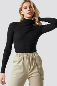 anna_nooshin_x_nakd_high_neck_ribbed_top_1602-000020-0002_01a.jpg