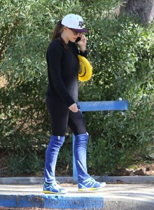 jennifer-garner-out-at-a-park-in-brentwood-12-08-2018-9.jpg
