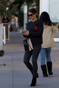 jennifer-garner-out-in-brentwood-12-04-2018-1.jpg