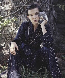 millie_bobby_brown_vogue_australia_january_2018_issue_10.jpg