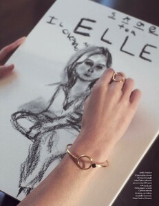 Elle Italia N.1 - 19 Gennaio 2019-6.jpg