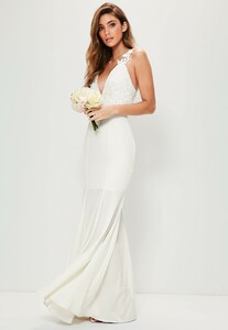 vestido-largo-de-novia-con-encaje-en-la-parte-de-arriba-blanco (1).jpg