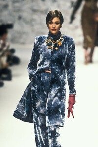 222117282_EmanuelUngaro1995HauteCouture20.thumb.jpg.bb4e03d7576b8da8592d04ff34307b9f.jpg
