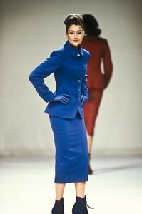 313069386_AzzedineAlaia1991WomenRTW69.thumb.jpg.815d025a63e88b05ef57461632800ad4.jpg